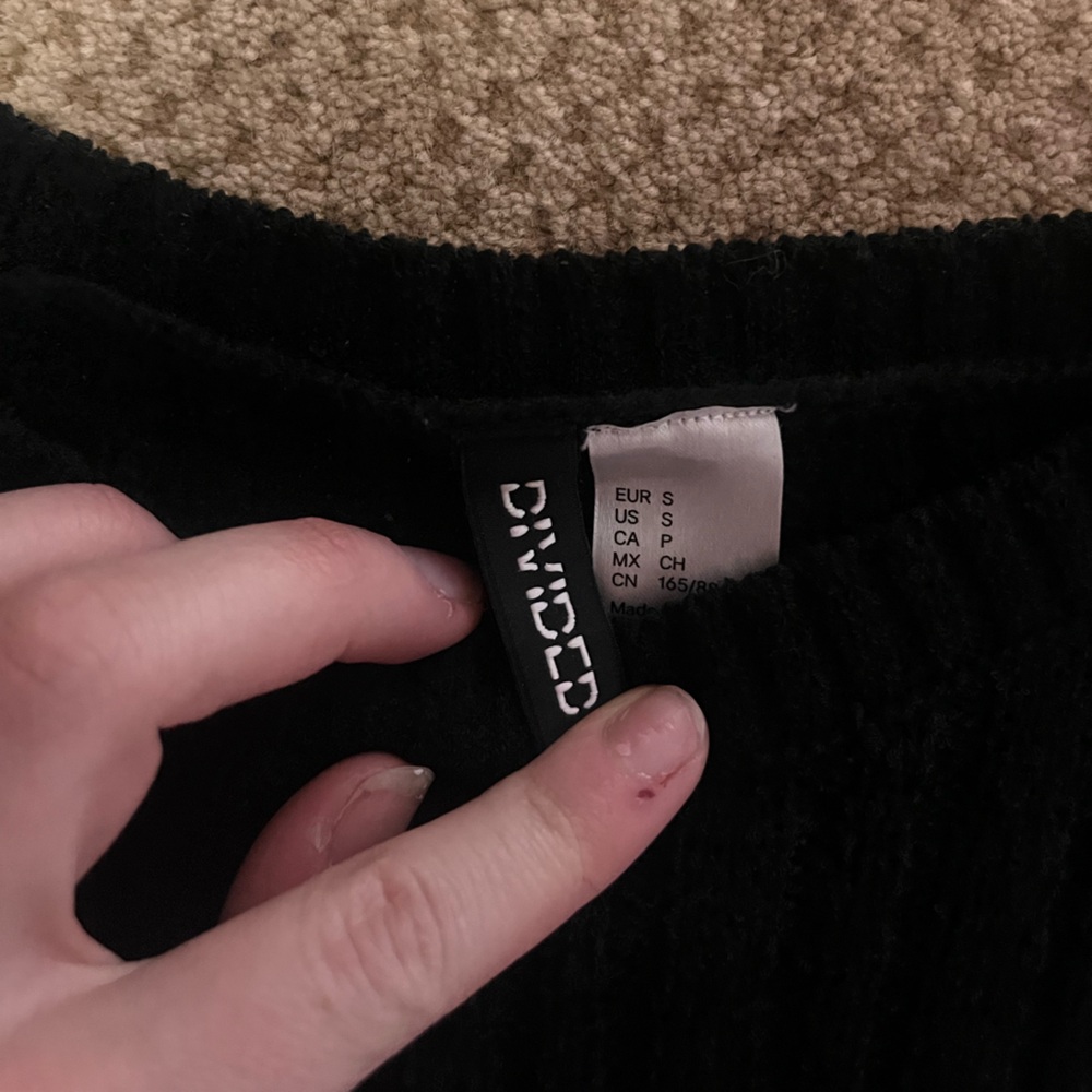 H&M Black Ribbed Sweater - Picture 2 of 2